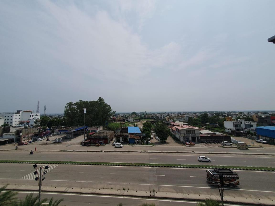 Akash Hotel Managed By Jk Hotels & Resorts Kathua Exteriör bild